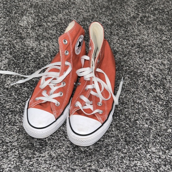 Converse size 8 (womens) - Picture 3 of 6